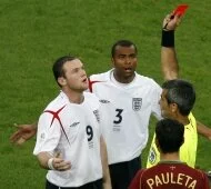 Carton rouge pour Rooney